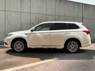 Mitsubishi Outlander PHEV Basis 4WD Plug in Hybrid - bilder 8