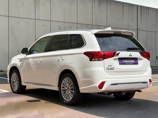 Mitsubishi Outlander PHEV Basis 4WD Plug in Hybrid - bilder 5