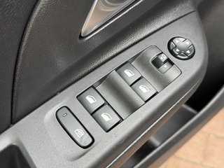 Opel Corsa F Elegance Apple CarPlay - bilder 11