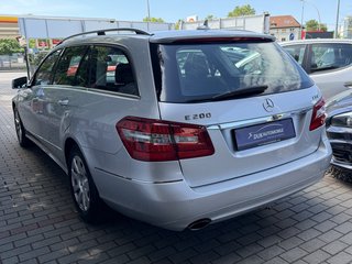 Mercedes-Benz E 200 CGI BlueEfficiency Automatik Navi - foto 5