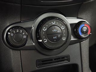 Ford Fiesta Trend 1.4 TDCI Klima Tüv 03.2018 - bilder 18