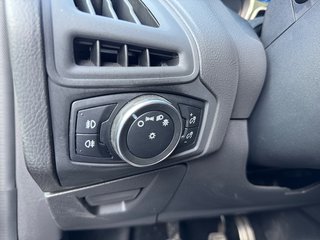 Ford Focus ST-Line +neuer Zahnriemen+Bi-Xenon+Tempomat+Winterpaket - foto 5