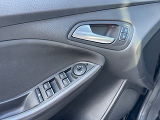 Ford Focus ST-Line +neuer Zahnriemen+Bi-Xenon+Tempomat+Winterpaket - foto 4