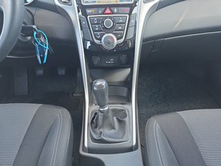 Hyundai i30 1.6 CRDi Navi/Kamera/Pdc/Ganzjahresreif. - foto 6