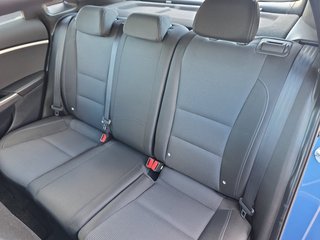 Hyundai i30 1.6 CRDi Navi/Kamera/Pdc/Ganzjahresreif. - foto 8