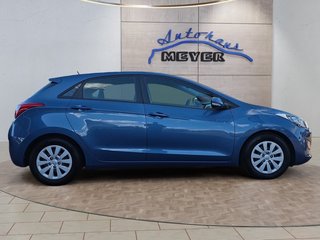 Hyundai i30 1.6 CRDi Navi/Kamera/Pdc/Ganzjahresreif. - foto 2
