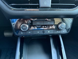 Skoda Kamiq Selection 1,5TSI DSG Kamera/LED/Kessy/Winterp.  ** - bilder 21