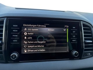 Skoda Karoq 1,5TSI DSG aAHK/Navi/Kamera/LED/ACC/Winterp.   ** - foto 36