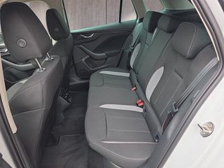 Skoda Kamiq Selection 1,0TSI DSG 16*Alu/Kessy/Kamera/2-Z.Klimaaut.  ** - foto 9