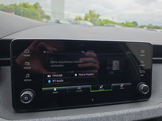 Skoda Kamiq Selection 1,0TSI DSG 16*Alu/Kessy/Kamera/2-Z.Klimaaut.  ** - foto 23