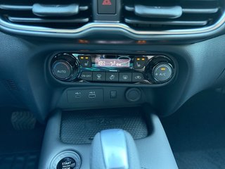 Nissan Juke 1.0 DIG-T 7DCT 17*Alu/Navi/LED/Kamera  ** - foto 22