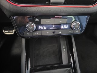 Skoda Kamiq Monte Carlo 1,5TSI DSG AHK/Matrix/el.Klappe         ** - foto 25