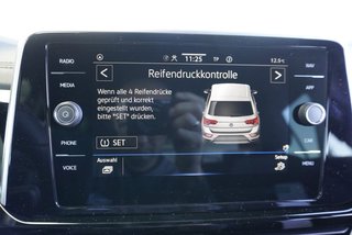Volkswagen T-Roc R-Line 1,5TSI DSG UPE=45500 Euro    ** - bilder 35