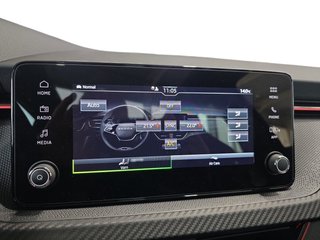 Skoda Kamiq Monte Carlo 1,5TSI DSG 4*J.Gar/AHK/18*Alu/el.Klappe - foto 44