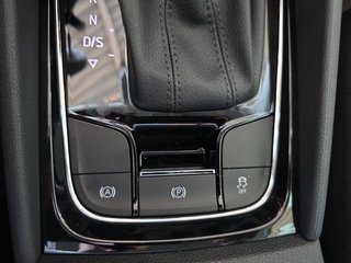 Skoda Karoq 1,5TSI DSG 4*J.Gar/aAHK/Kamera/Kessy/Winterp.  ** - bilder 20