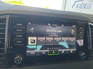 Skoda Karoq 1,5TSI DSG 4*J.Gar/aAHK/Kamera/Kessy/Winterp.  ** - bilder 22