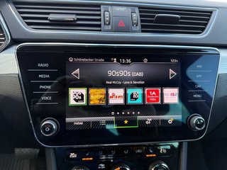 Skoda Superb Combi 1,5TSI DSG Navi/Kamera/el.Klappe/Kessy         ** - bilder 23