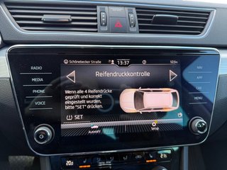 Skoda Superb Combi 1,5TSI DSG Navi/Kamera/el.Klappe/Kessy         ** - bilder 32