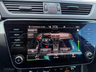 Skoda Superb Combi 1,5TSI DSG Navi/Kamera/el.Klappe/Kessy         ** - bilder 40