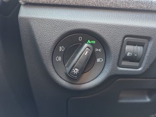 Skoda Kamiq Selection 1,5TSI DSG AHK/Kamera/LED/Kessy/Winterp.  ** - foto 19