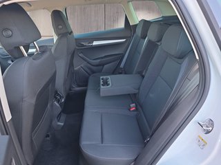 Skoda Karoq 1,5TSI DSG 4*J.Gar/aAHK/Kamera/Kessy/Winterp.  ** - foto 8