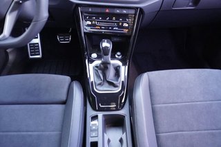 Volkswagen T-Roc R-Line 1,5TSI DSG UPE=45500 Euro    ** - bilder 17