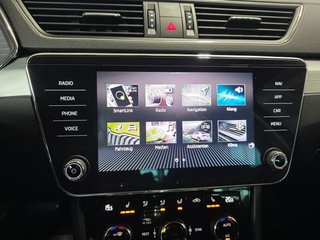 Skoda Superb Combi 1,5TSI DSG Navi/Kamera/el.Klappe/Kessy         ** - bilder 33