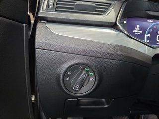 Skoda Superb Combi 1,5TSI DSG Navi/Kamera/el.Klappe/Kessy - bilder 16