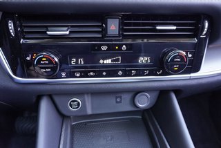 Nissan Qashqai 1,3 DIG-T Xtronic Pano/Head-Up/LED/el.Klappe  ** - bilder 17