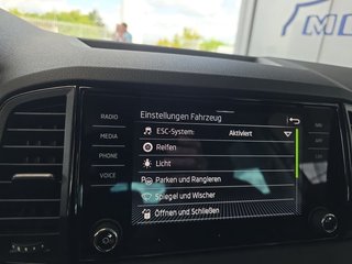 Skoda Karoq 1,5TSI DSG aAHK/ACC/Kamera/Winterp.       ** - bilder 33
