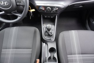 Hyundai i20 1,2 79PS Navi/Winterp/Kamera/Temp/Pdc  ** - bilder 17