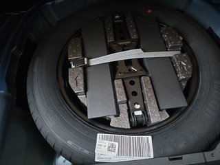 Skoda Kamiq Monte Carlo 1,5TSI DSG 4*J.Gar/AHK/18*Alu/el.Klappe  ** - bilder 16