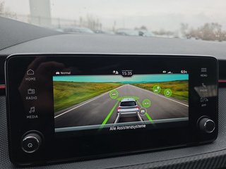 Skoda Kamiq Monte Carlo 1,5TSI DSG 4*J.Gar/AHK/18*Alu/el.Klappe - bilder 44