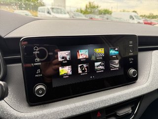 Skoda Kamiq Selection 1,0TSI DSG Kessy/Kamera/Temp/2-Z.Klimaaut.  ** - foto 20
