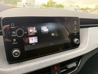 Skoda Kamiq Selection 1,0TSI DSG Kessy/Kamera/Temp/2-Z.Klimaaut.  ** - foto 22