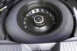 Nissan Qashqai 1,3 DIG-T Xtronic Pano/LED/Navi/Kamera/Keyless  ** - bilder 10