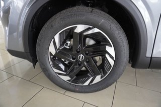 Nissan Qashqai 1,3 DIG-T Xtronic Pano/LED/Navi/Kamera/Keyless  ** - bilder 34