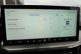 Ford Kuga 1,5 186PS Aut.Kamera/LED/Navi/Winterp.    ** - bilder 43
