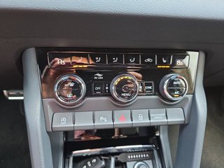 Skoda Karoq Sportline 1,5TSI DSG aAHK/Matrix/Kessy/Winterp.  ** - bilder 20