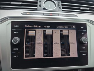 Volkswagen Passat Var.2,0TDI 150PS AHK/Navi/Kamera/ACC/el.Klappe - bilder 42