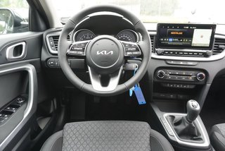 Kia Ceed 1,5 T-GDI 16*Alu/Navi/Kamera/Winterp/Temp.  ** - bilder 12