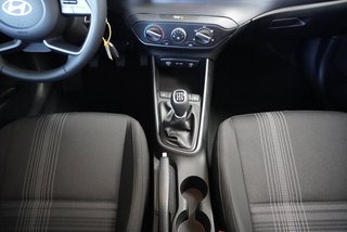 Hyundai i20 1,2 79PS Navi/Winterp/Kamera/Temp/Pdc  ** - foto 16