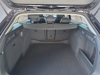 Skoda Superb Combi 2,0TDI DSG Navi/DCC/ACC/Kamera/Sitzhz.  ** - foto 13