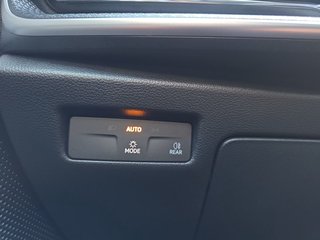 Skoda Superb Combi 2,0TDI DSG Navi/DCC/ACC/Kamera/Sitzhz.  ** - foto 16