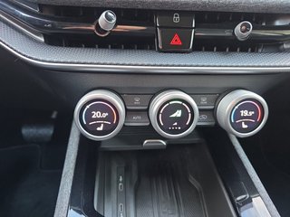 Skoda Superb Combi 2,0TDI DSG Navi/DCC/ACC/Kamera/Sitzhz.  ** - foto 20