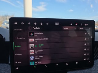 Skoda Superb Combi 2,0TDI DSG Navi/DCC/ACC/Kamera/Sitzhz.  ** - foto 24