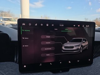 Skoda Superb Combi 2,0TDI DSG Navi/DCC/ACC/Kamera/Sitzhz.  ** - foto 31