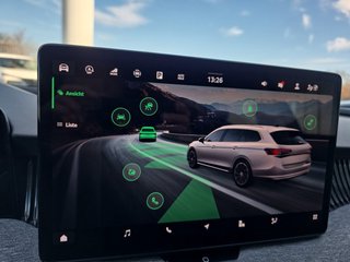 Skoda Superb Combi 2,0TDI DSG Navi/DCC/ACC/Kamera/Sitzhz.  ** - foto 35