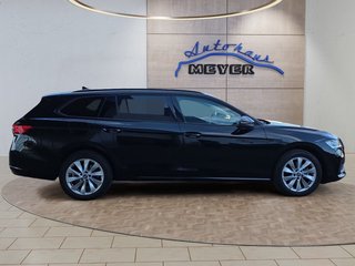 Skoda Superb Combi 2,0TDI DSG Navi/DCC/ACC/Kamera/Sitzhz.  ** - foto 1