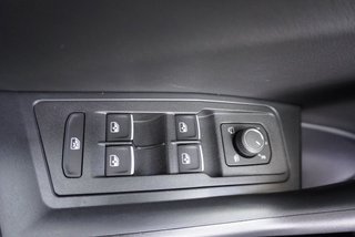 Volkswagen T-Roc R-Line 1,5TSI aAHK/19*Alu/Easy Open   ** - bilder 20
